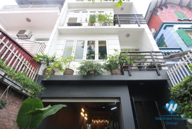 Lovely house with small garden for rent in Au Co st, Tay Ho district 